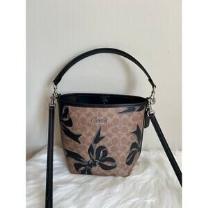 Coach City Bucket Bag In Signature Canvas With Bow Print